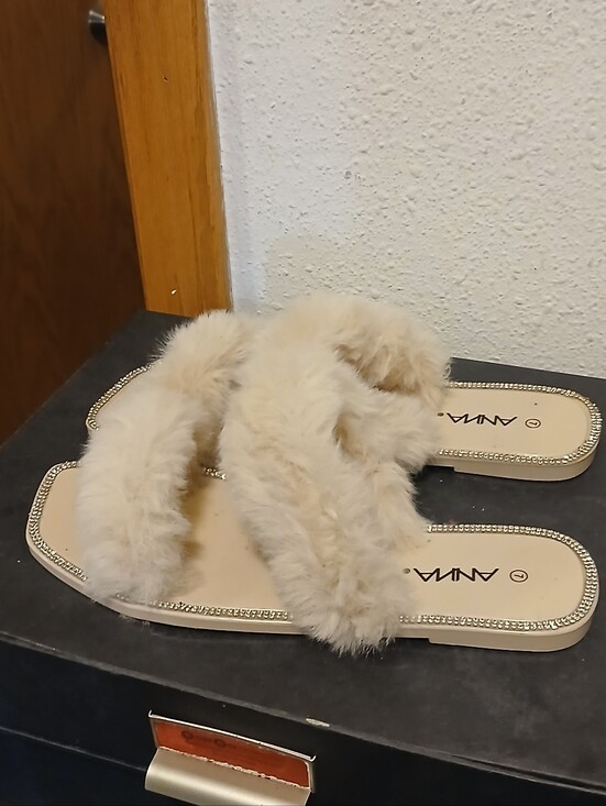 Anna Shoes - ANNA Nude Jelly Faux Fur Rhinestone Slide Sandals Women’s Size 7